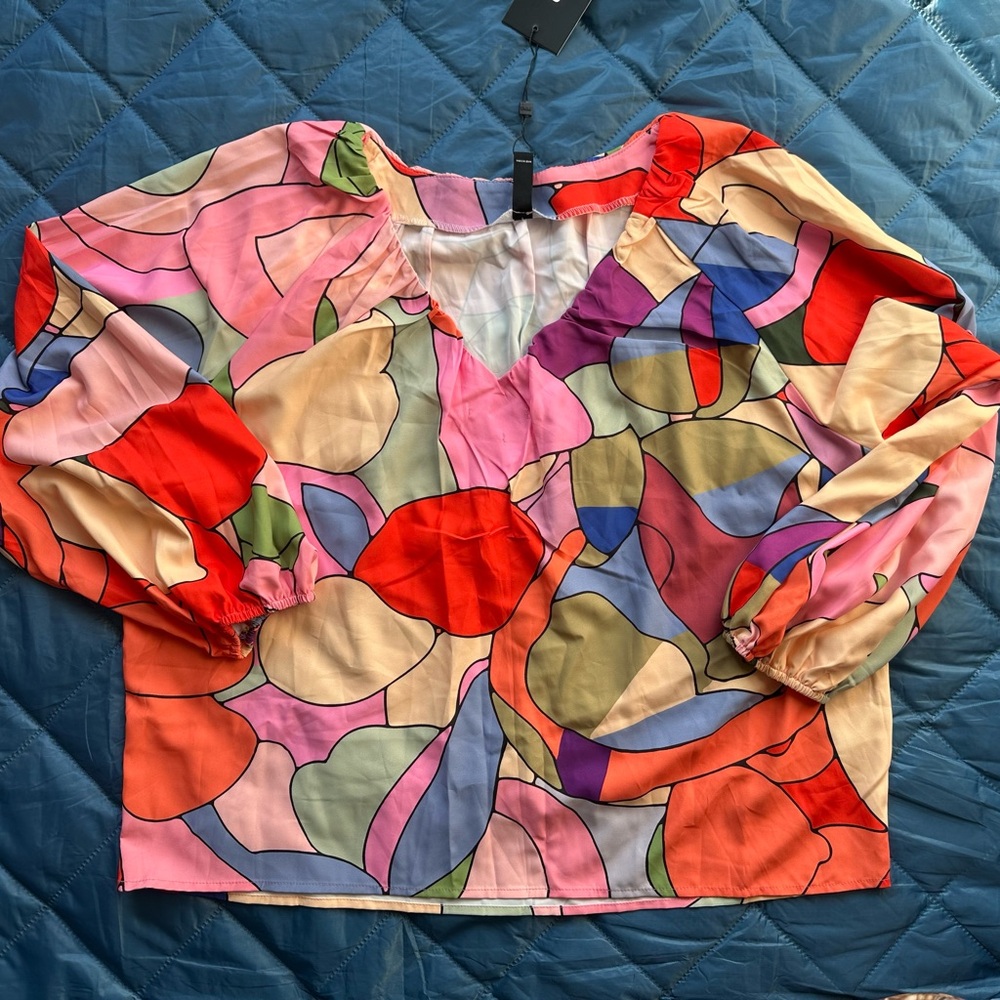 NWT STYLEWE abstract floral blouse